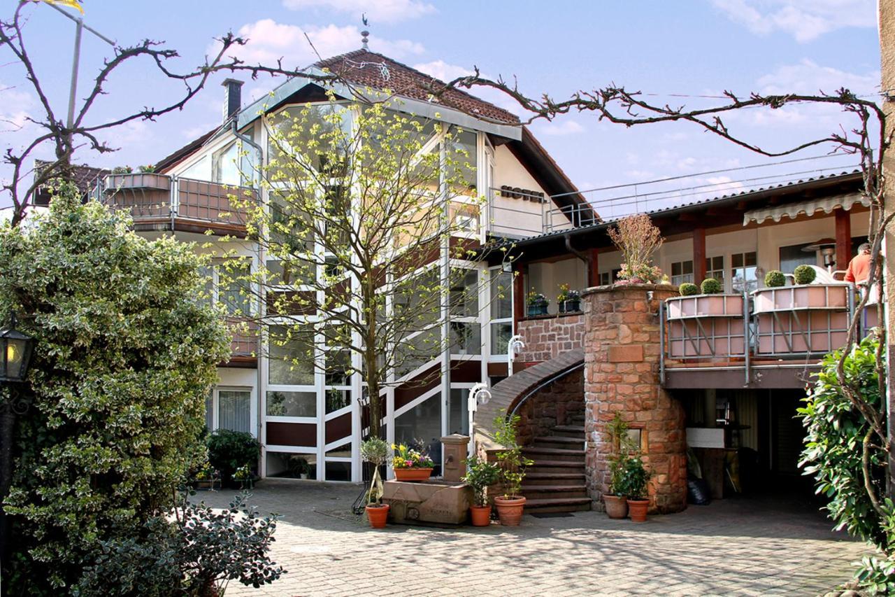 Hotel- Restaurant Zum Schwan Waldfischbach-Burgalben Exterior photo